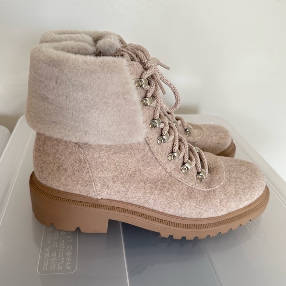 Anne Klein Carmine Beige Faux Fur Trim Lace-Up Moto Boots Size 9.5